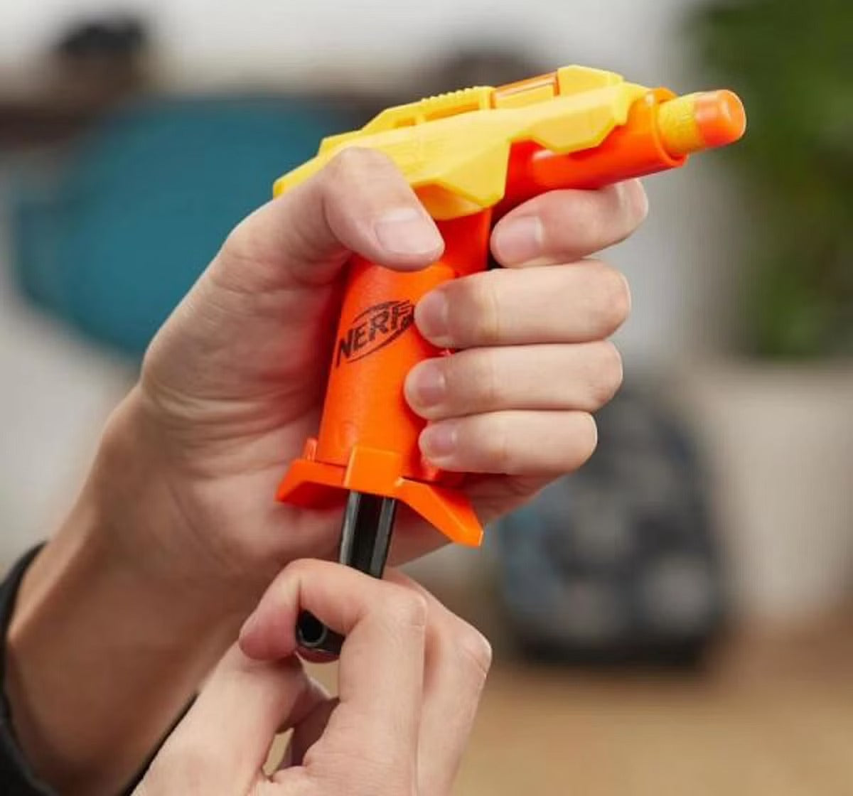 MARVEL Nerf Alpha Strike Stinger SD 1 Blaster Single Fire Pullback Priming Handle for Kids 8Y+, Multicolour - Image 5